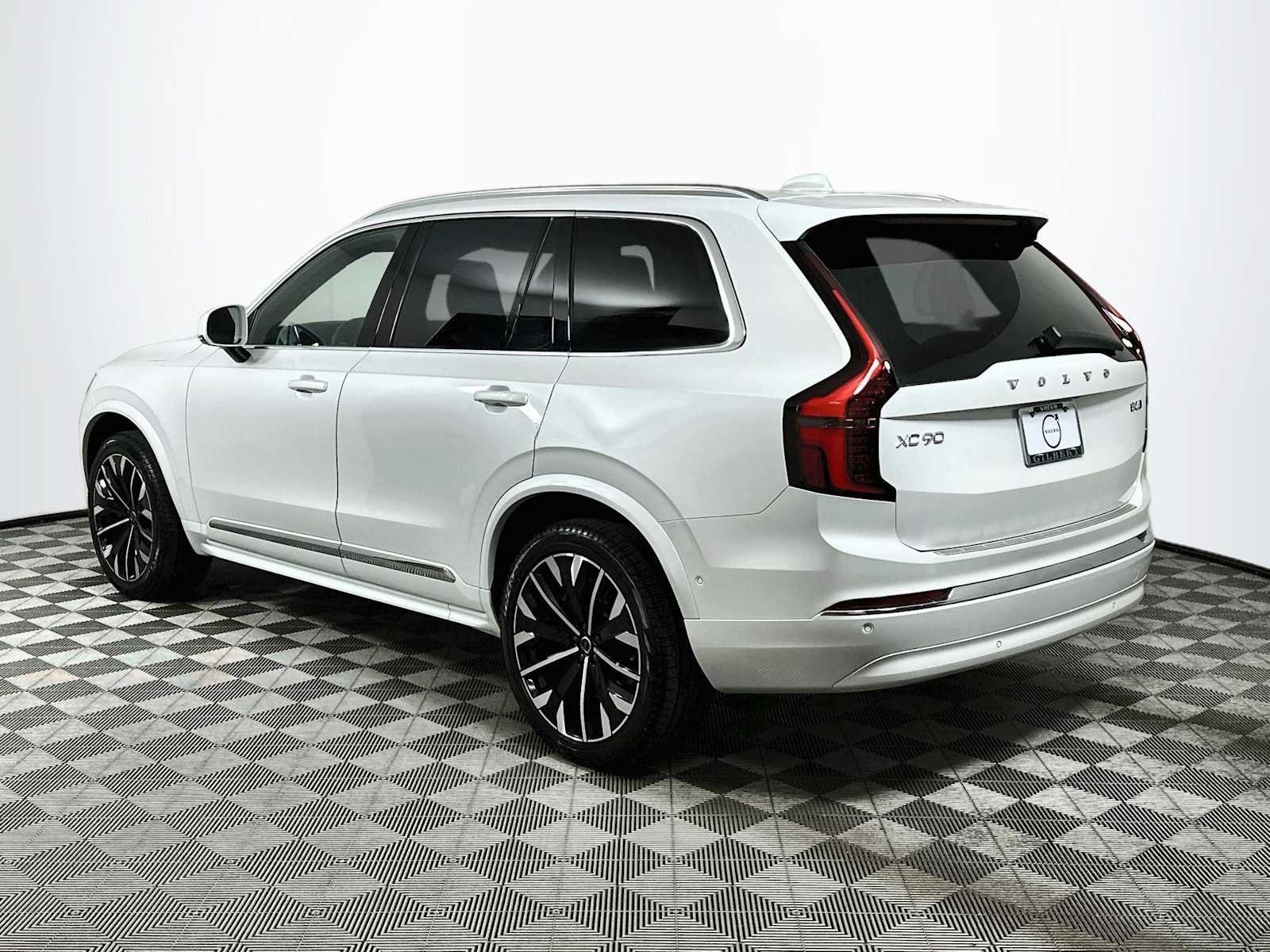 New 2026 Crystal White Volvo Plus image 5