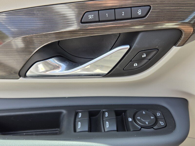 Used 2022 White Frost GMC AWD 4DR DENALI image 22