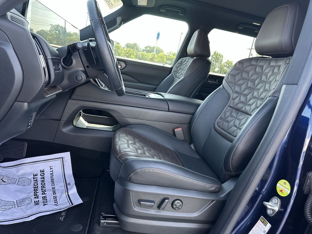 Used 2025 Blue Nissan Platinum image 17
