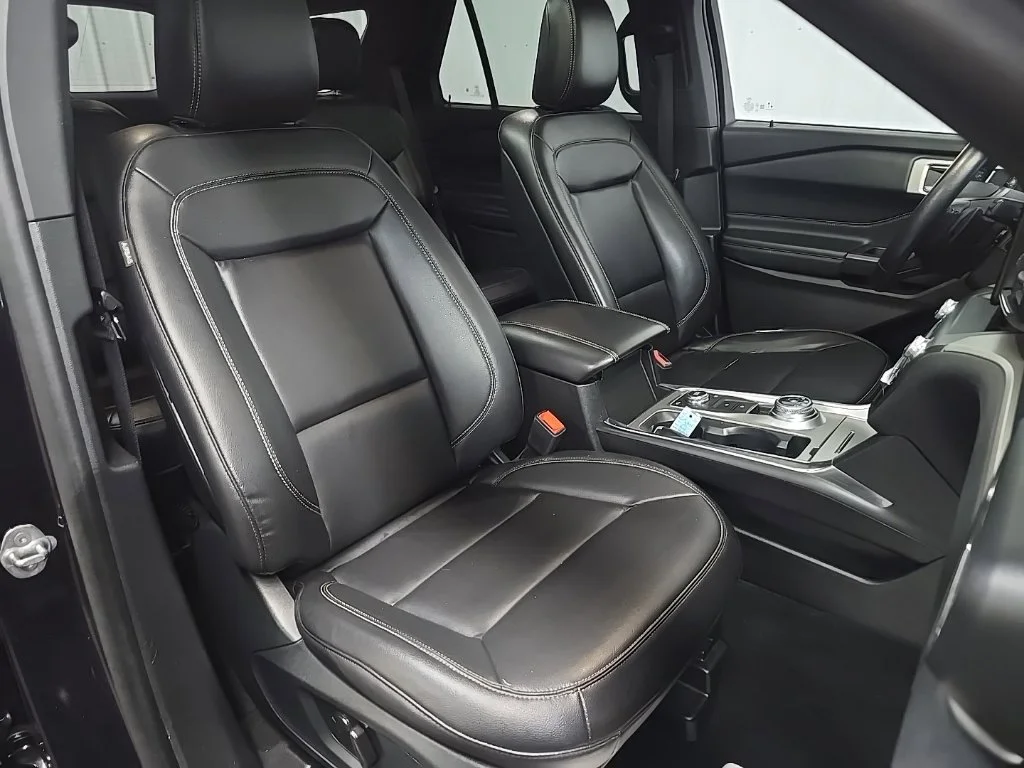 Used 2020 Black Ford XLT image 15