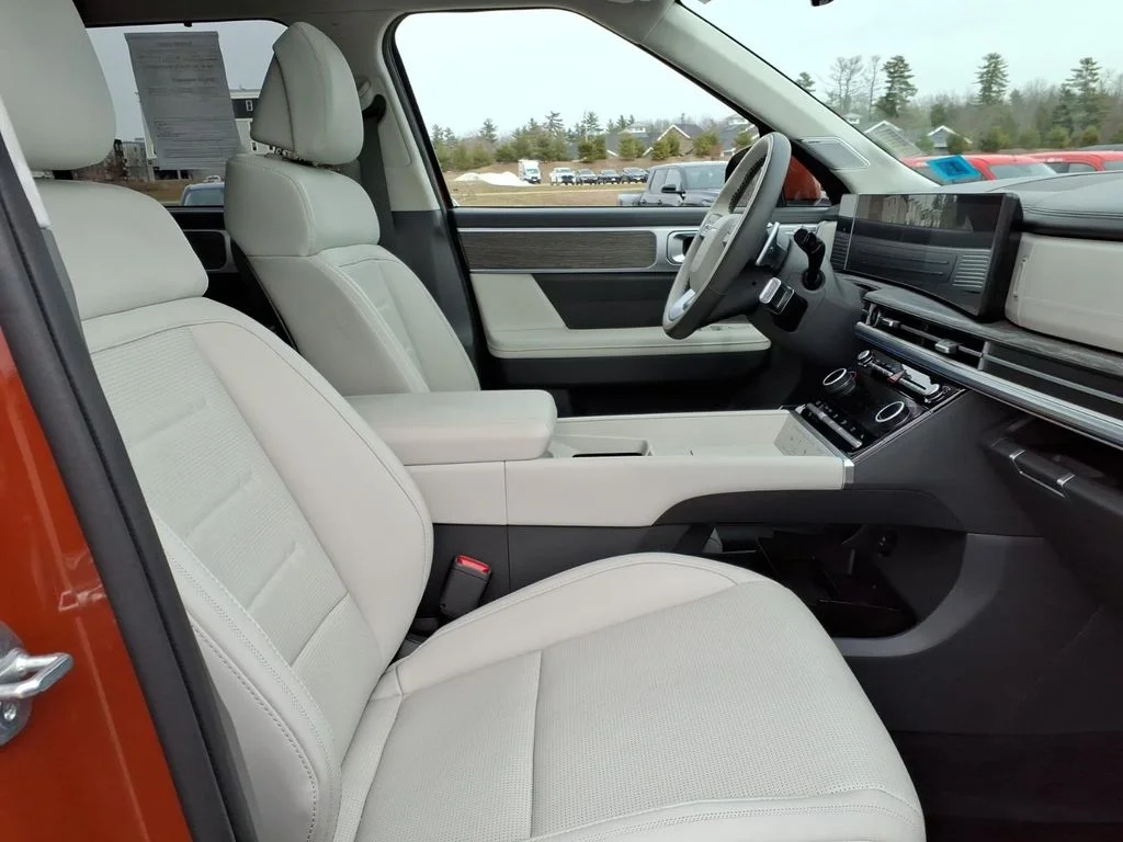 Used 2025 Orange Hyundai Calligraphy image 5