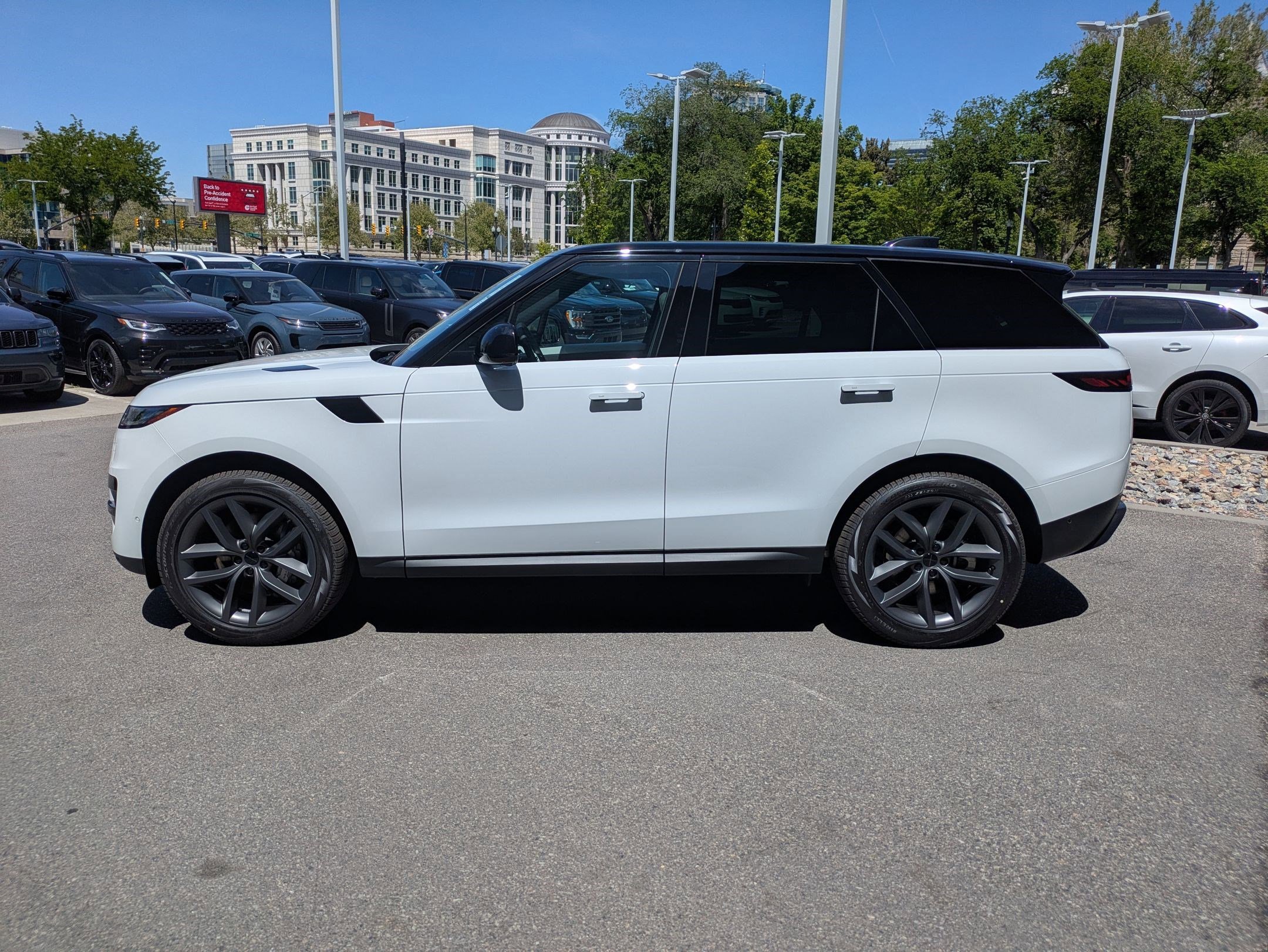 New 2026 Fuji White Land Rover P360 SE image 9