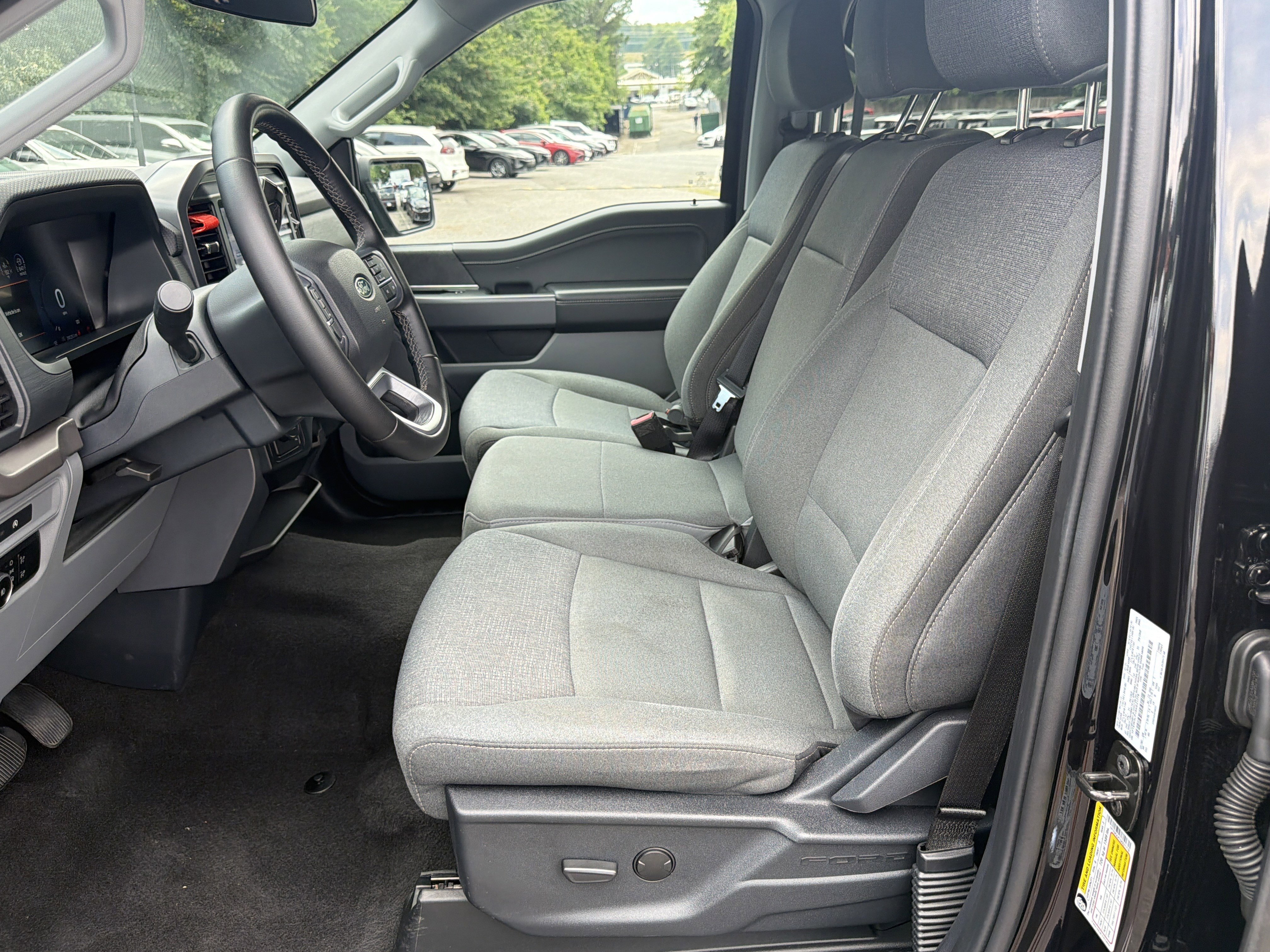 Used 2025 Black Metallic Ford XLT image 9