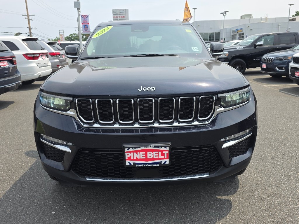Certified Used 2023 Diamond Black Crystal Pearl Coat Jeep Limited image 5