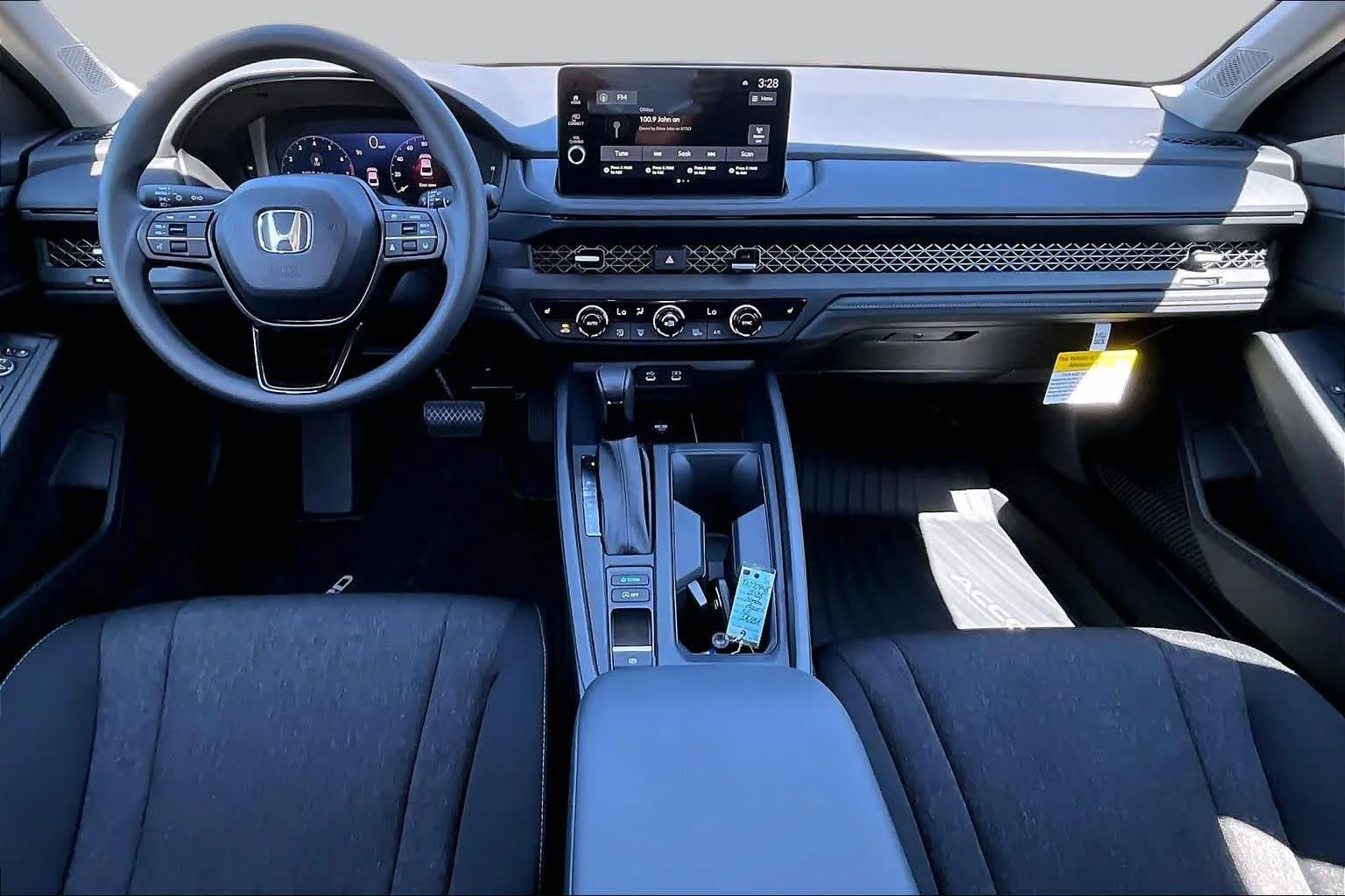 New 2026 Solar Silver Metallic Honda SE image 5