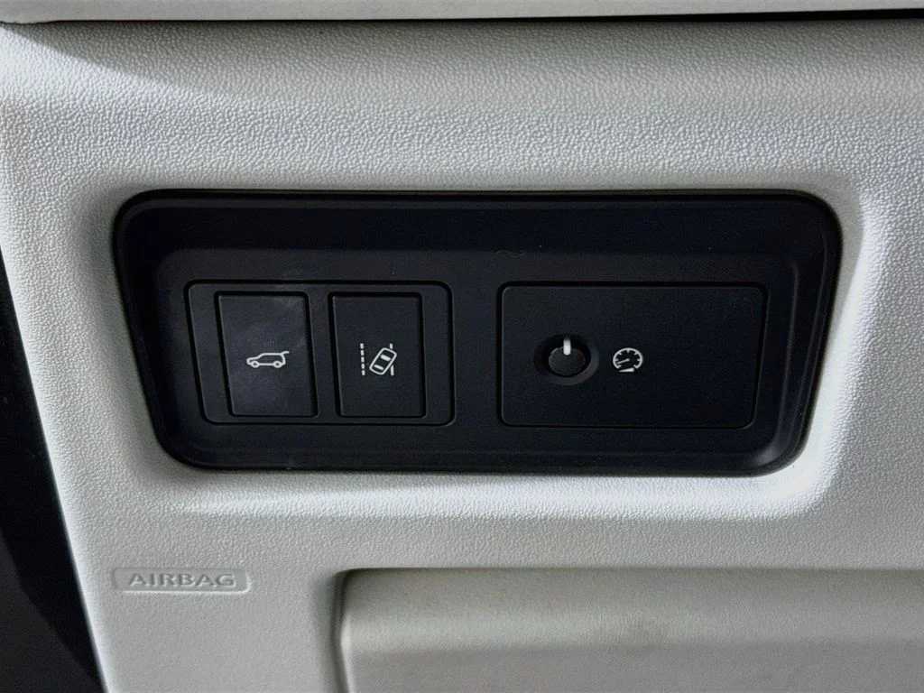 Used 2017 Black Land Rover HSE image 10