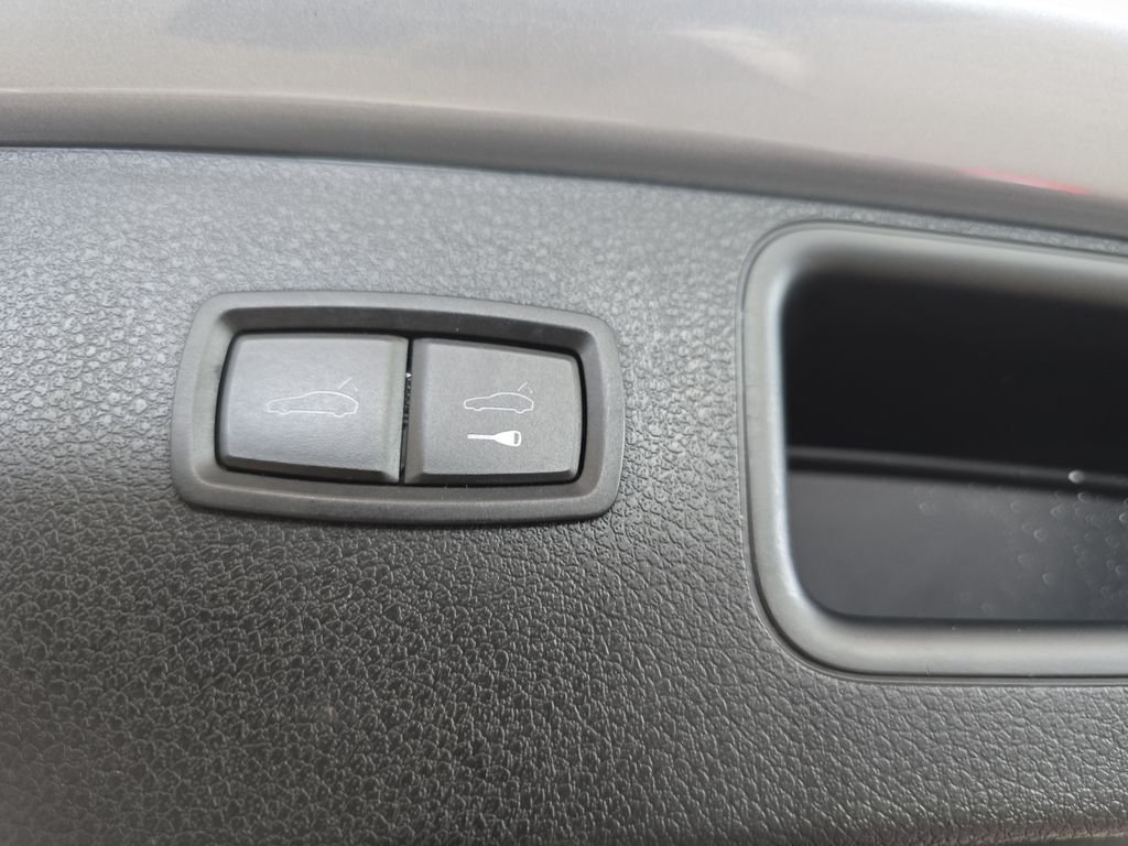 Used 2021 Silver Porsche S image 31