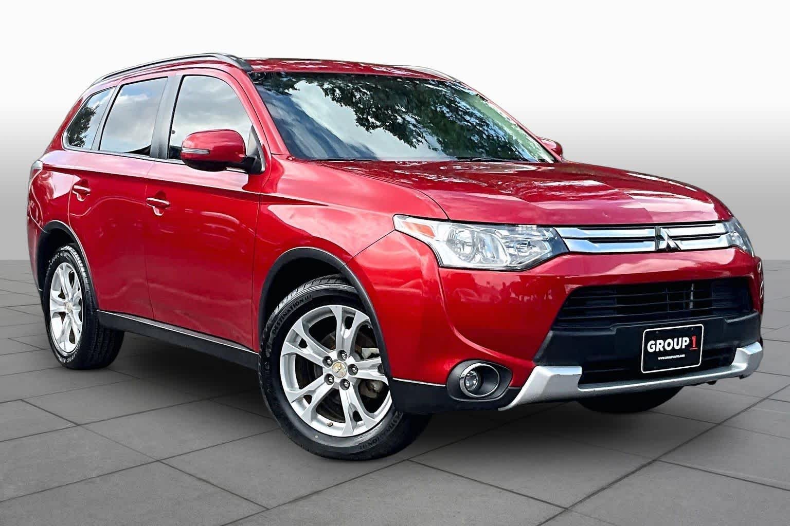 Used 2015 Rally Red Mitsubishi SE image 3