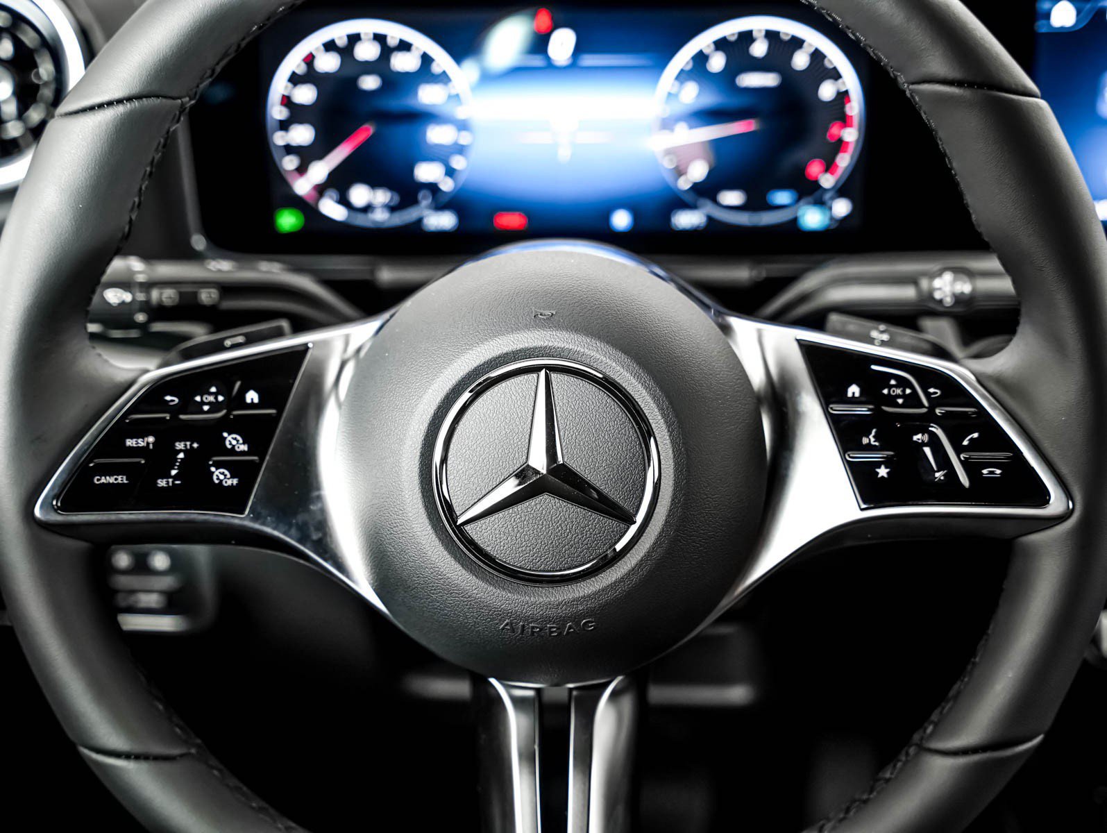 New 2026 Mountain Grey Metallic Mercedes-Benz GLA 250 image 15