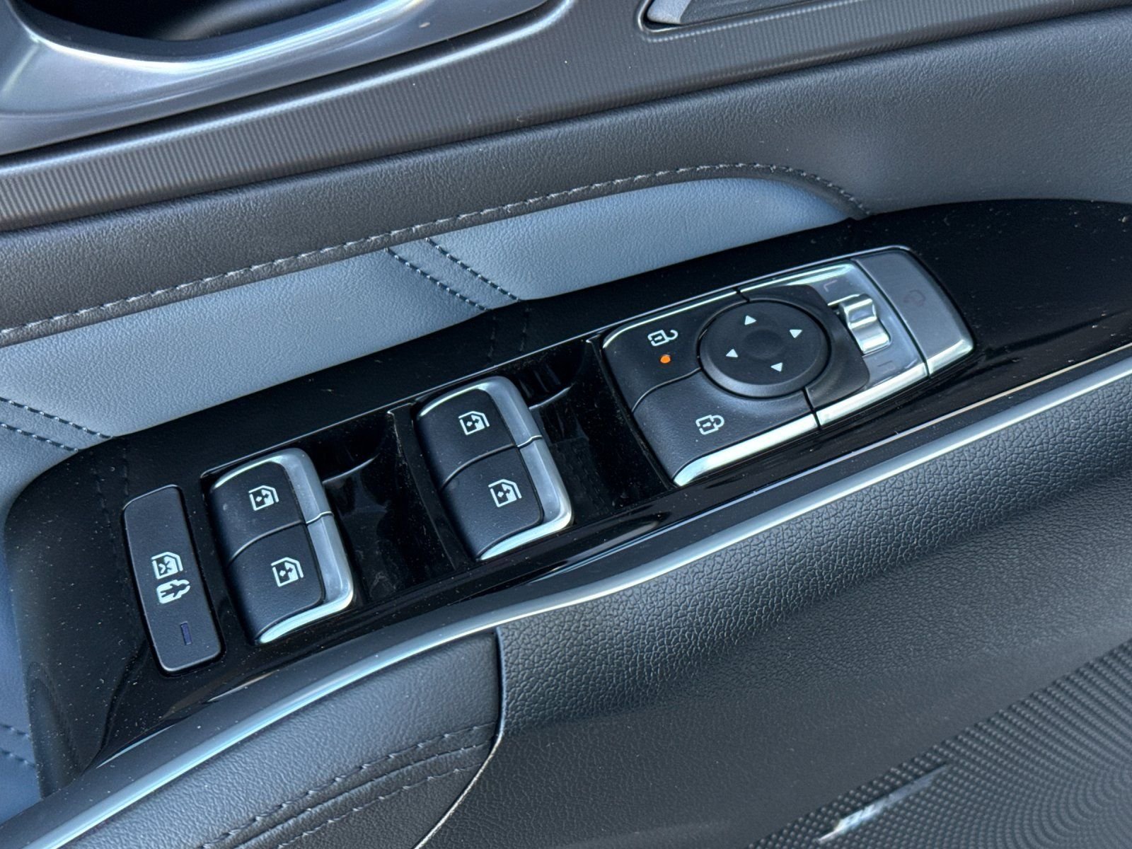 2025 Kia Sorento SX Prestige Hybrid - Photo 11