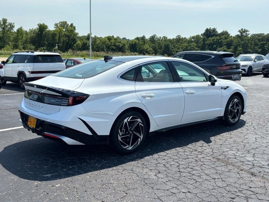2025 Hyundai Sonata SEL - Photo 25