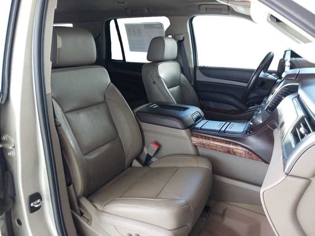 Used 2017 CHAMPAGNE SILVER METALLIC Chevrolet Premier image 28