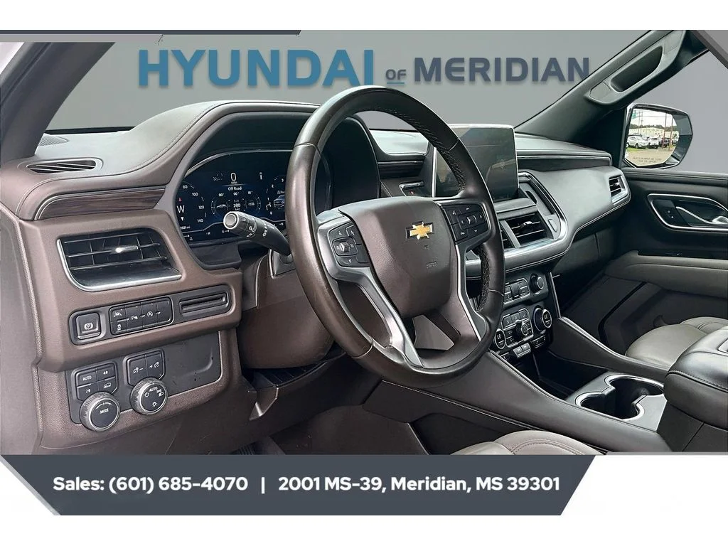 Used 2024 Summit White Chevrolet LT image 12