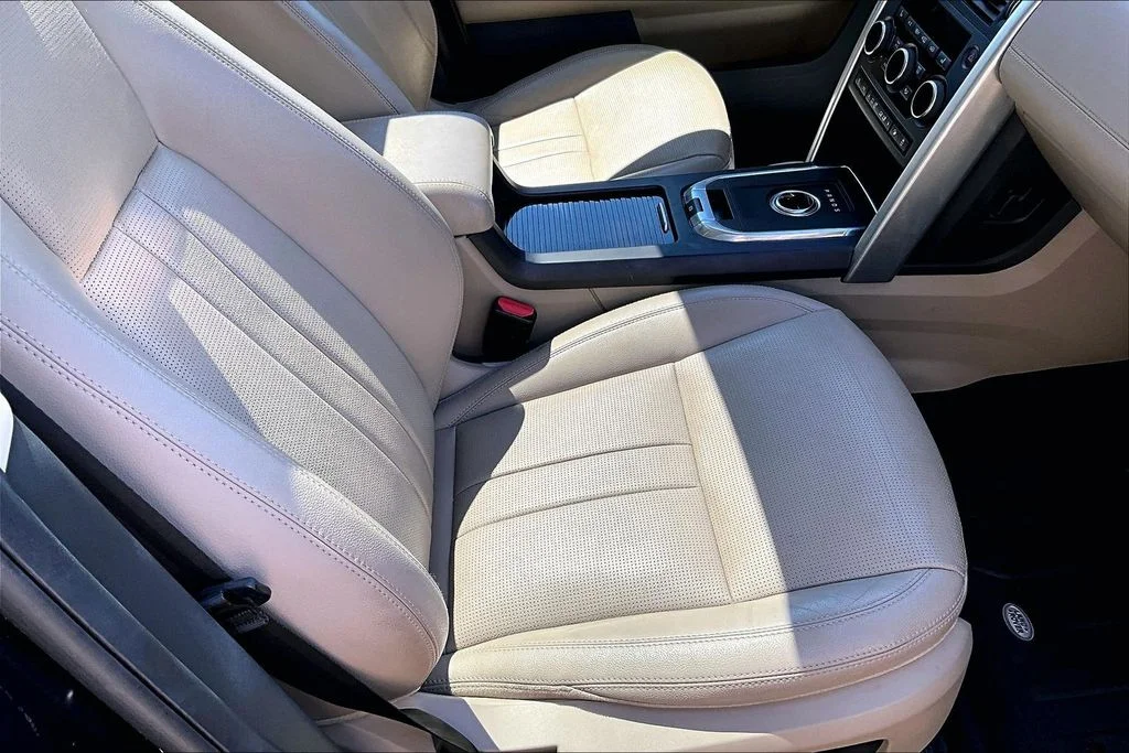 Used 2019 Loire Blue Metallic Land Rover HSE image 7