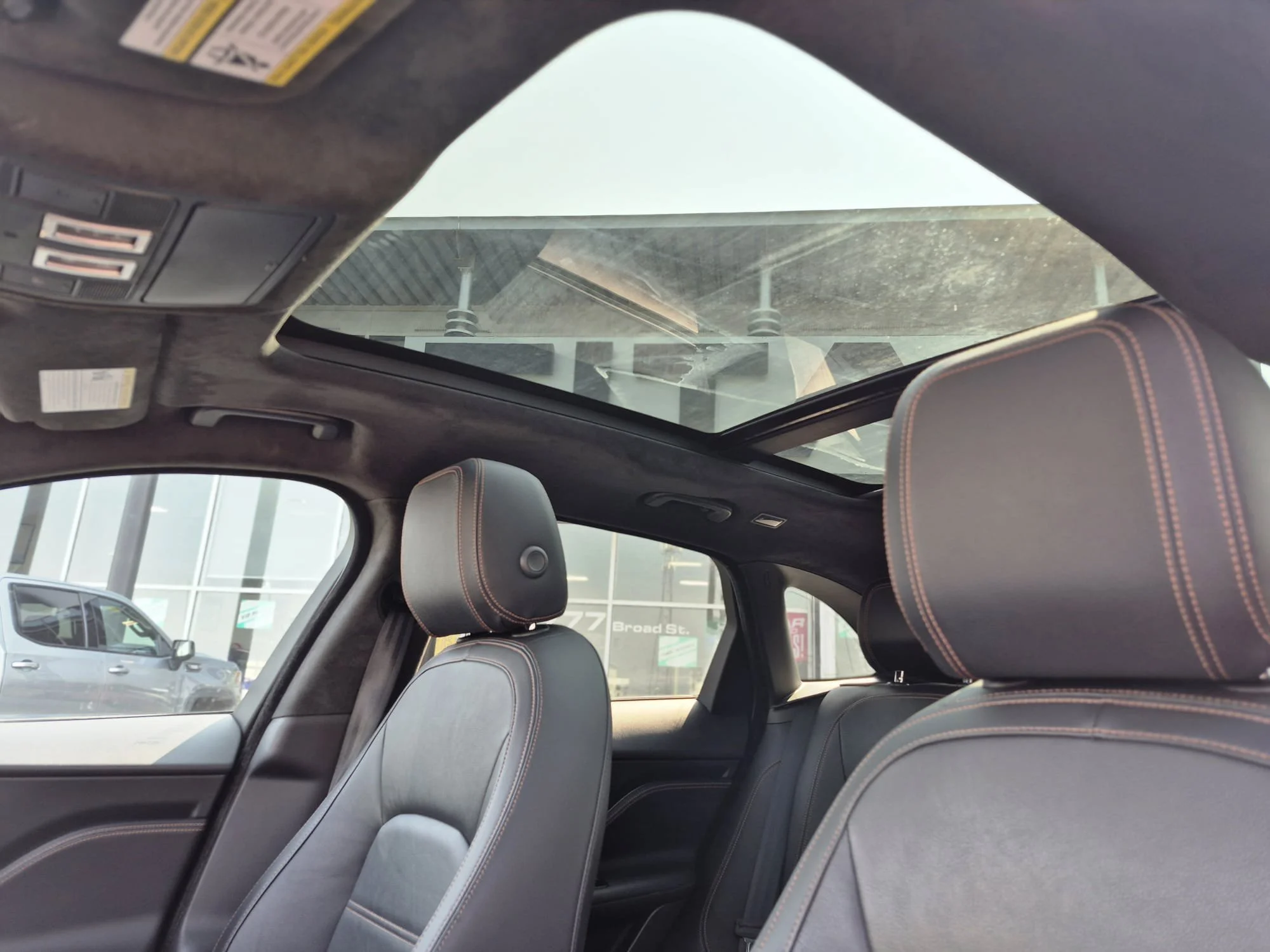 Used 2020 Black Jaguar 25t Prestige image 9