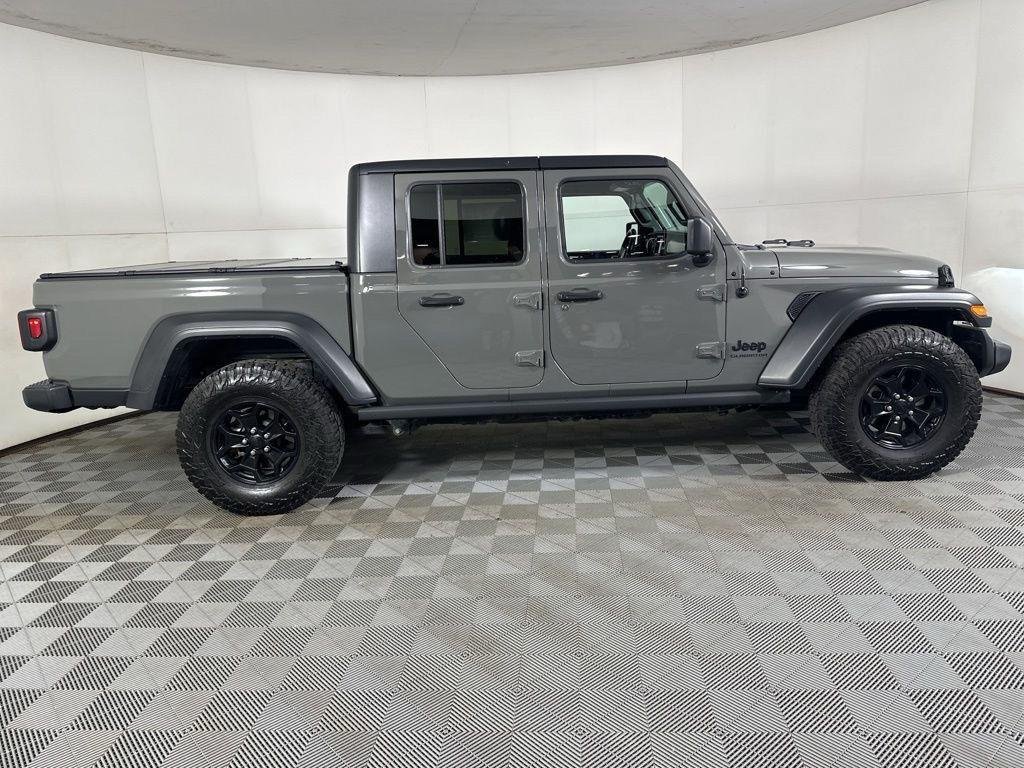 Used 2020 Sting-Gray Clearcoat Jeep Sport S image 19