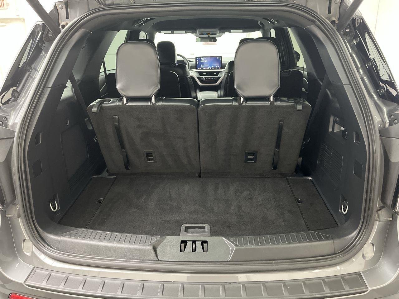 Used 2025 Carbonized Gray Ford ST-Line image 31