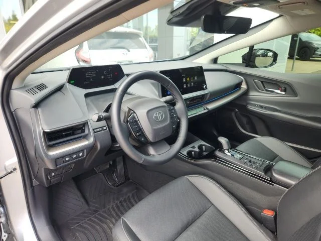Used 2024  Toyota XLE image 15
