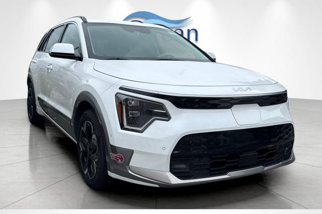 Used 2023 Kia Niro Wave with VIN KNDCT3L19P5015572 for sale in Burlingame, CA