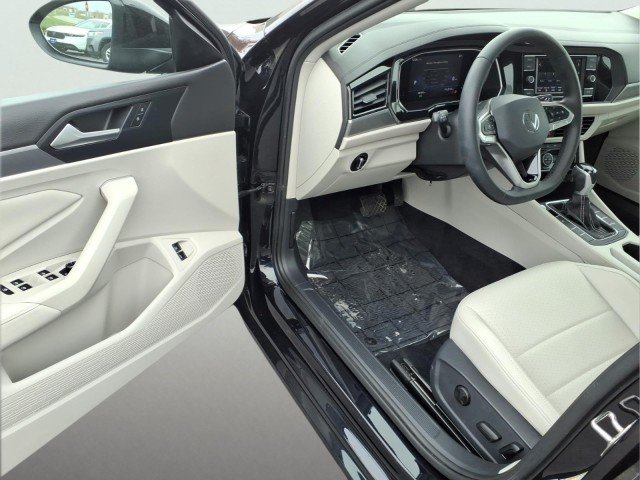 2022 Volkswagen Jetta SE - Photo 14