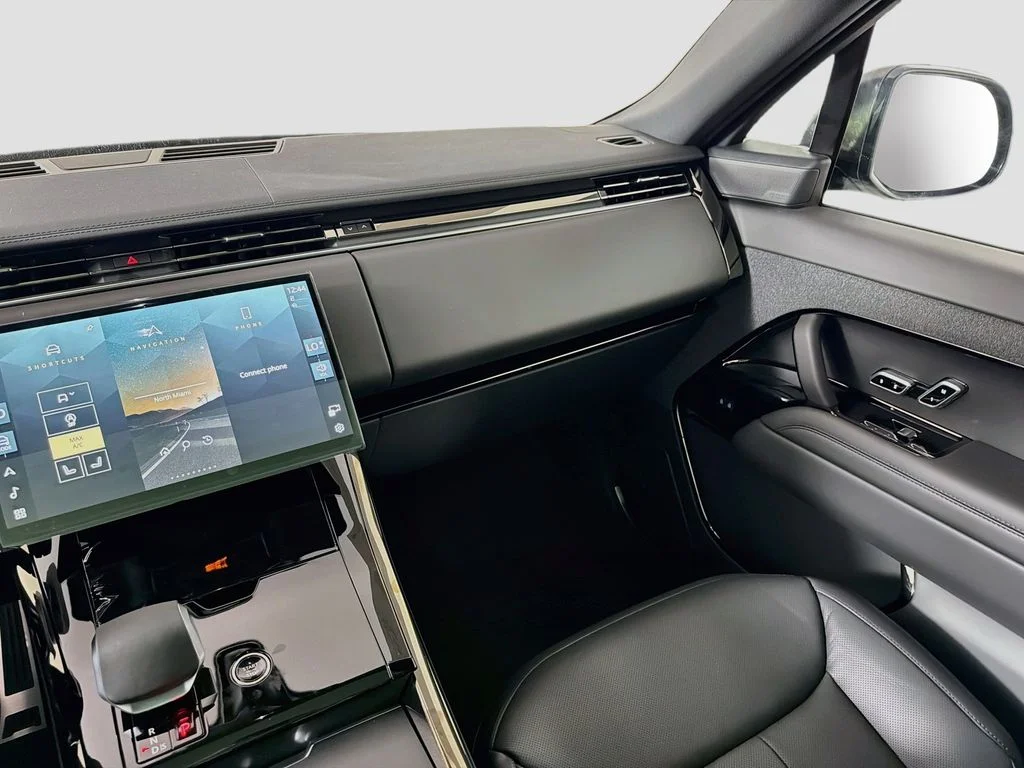 New 2027 Santorini Black Land Rover Dynamic SE image 25