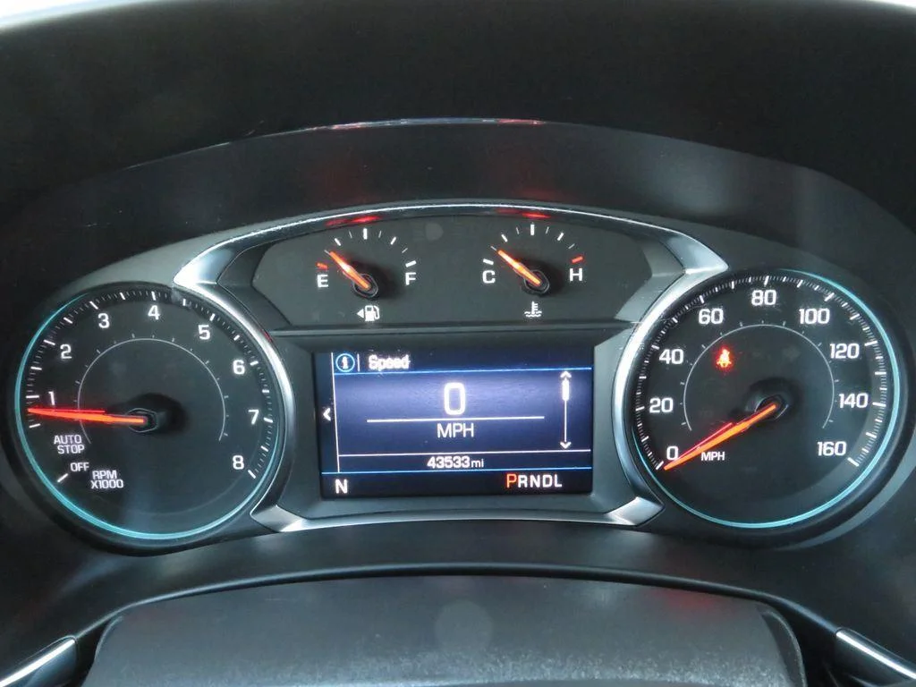 Used 2024 Riptide Blue Chevrolet LT image 25