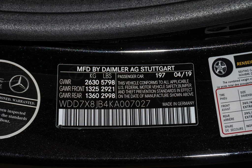 Used 2019 Obsidian Black Metallic Mercedes-Benz C4 image 31