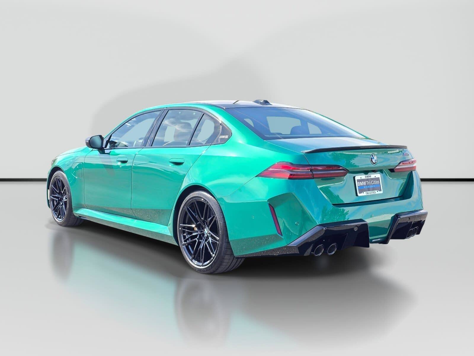 New 2027 Isle of Man Green Metallic BMW Base image 3