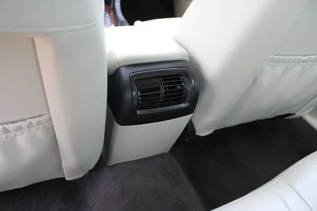 Used 2011 Black Saab Turbo4 image 22