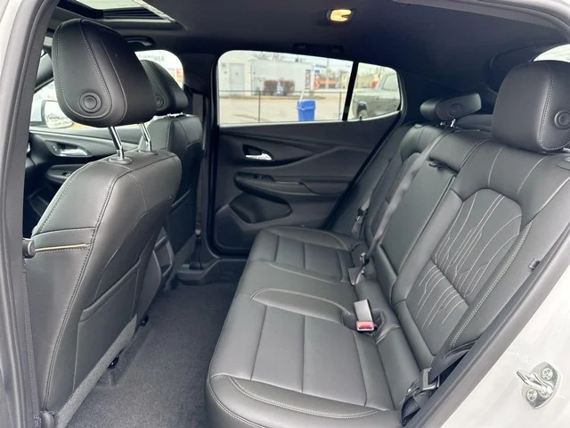 Used 2025 White Frost Tricoat Buick FWD 4dr Avenir image 22