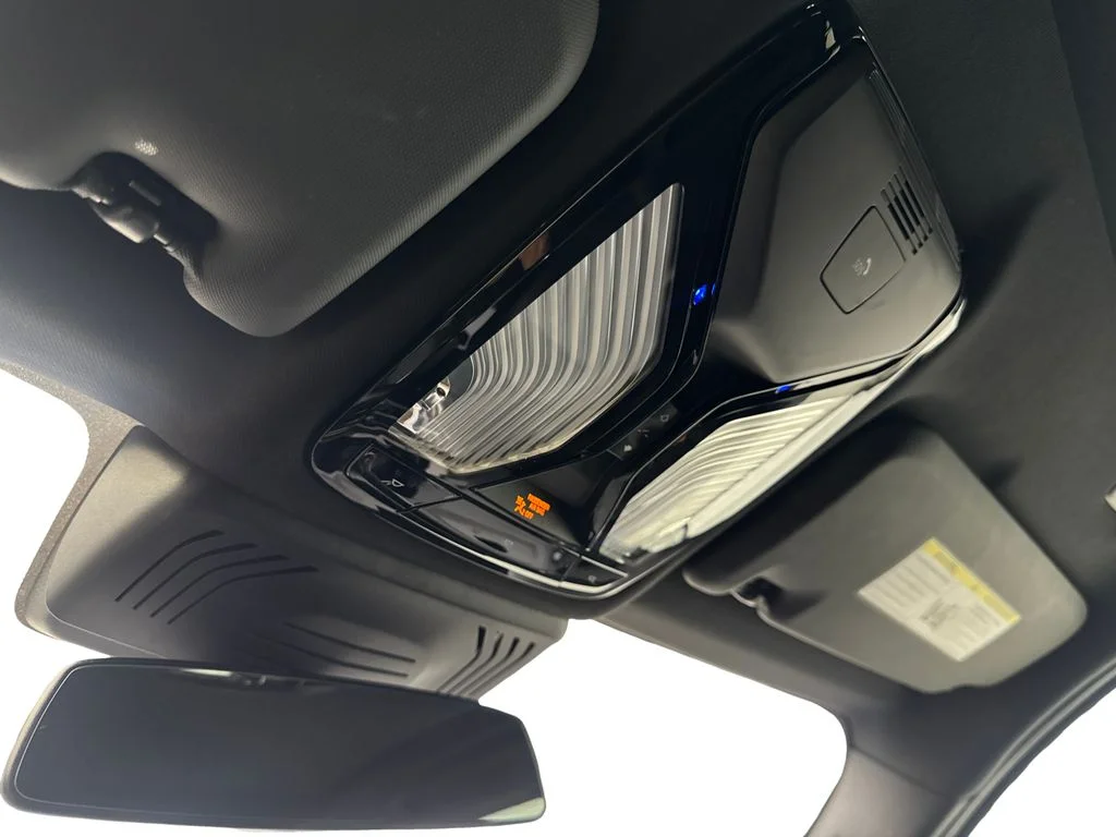 Used 2024 Gray BMW sDrive30i image 75