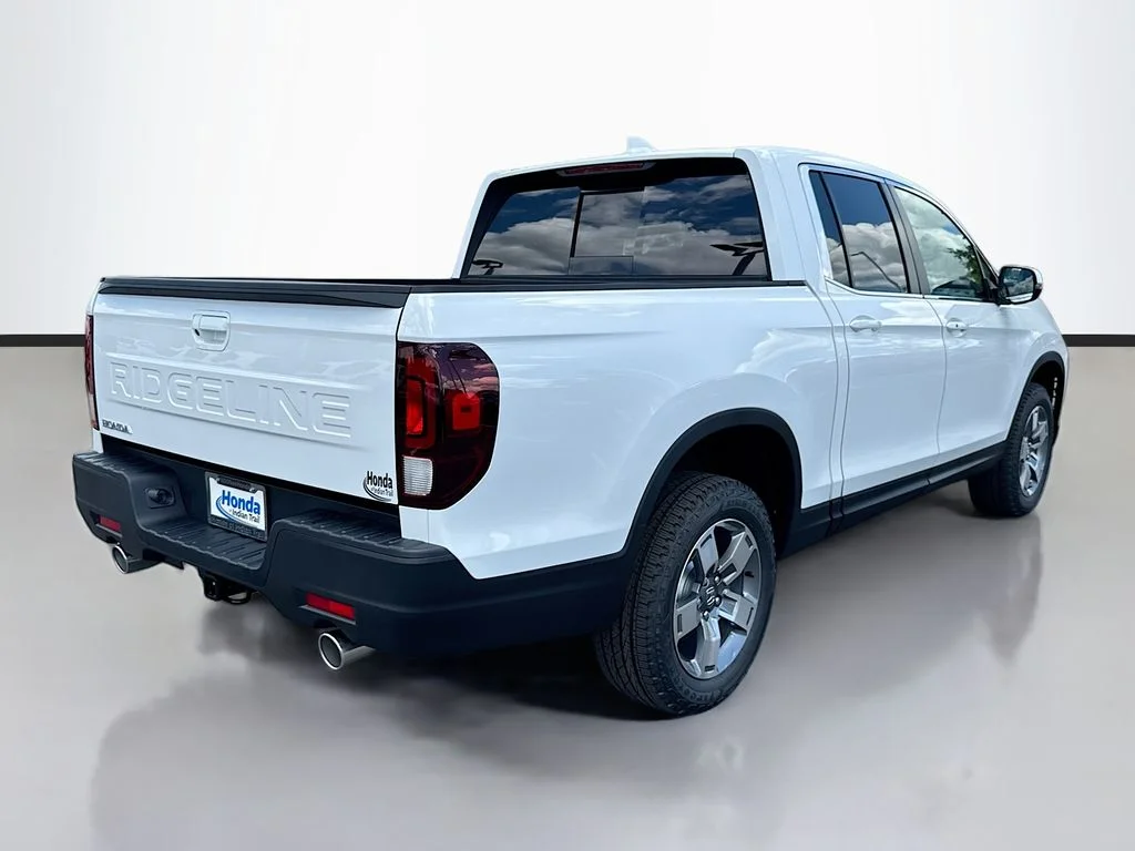 New 2026 Platinum White Pearl Honda RTL image 4