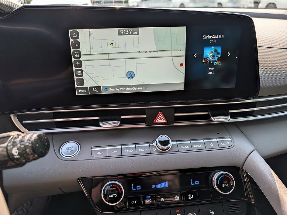 Used 2025 Abyss Black Hyundai SEL Convenience image 24