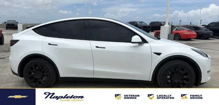 2023 Tesla Model Y Long Range Dual Motor All-Wheel Drive's photo