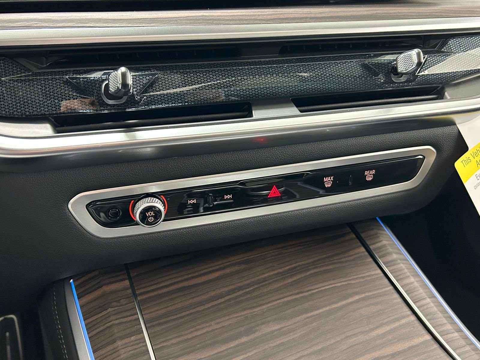 New 2026 Dravit Gray Metallic BMW xDrive50e image 19
