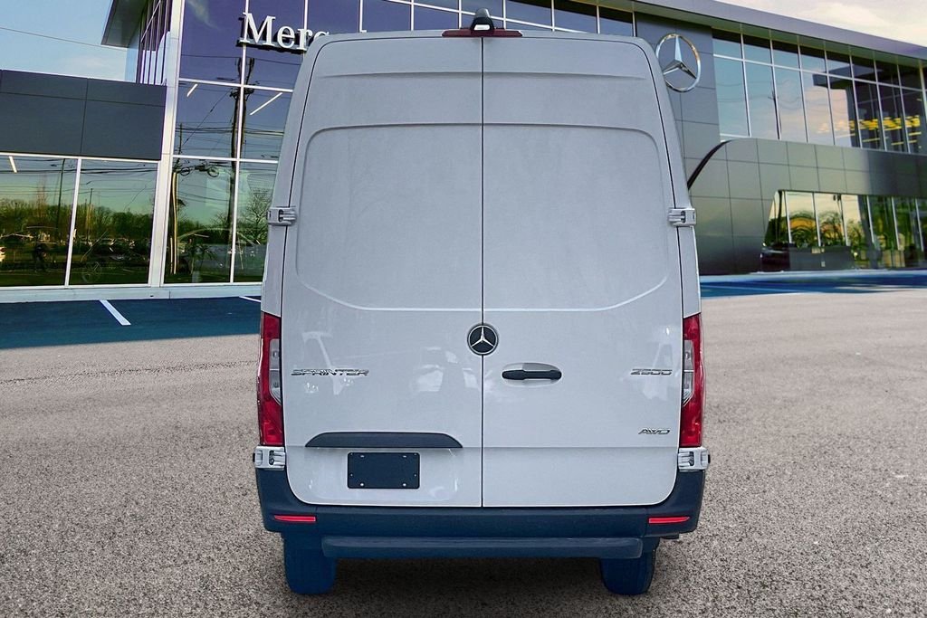 New 2026 Arctic White Mercedes-Benz Cargo 170 WB image 4