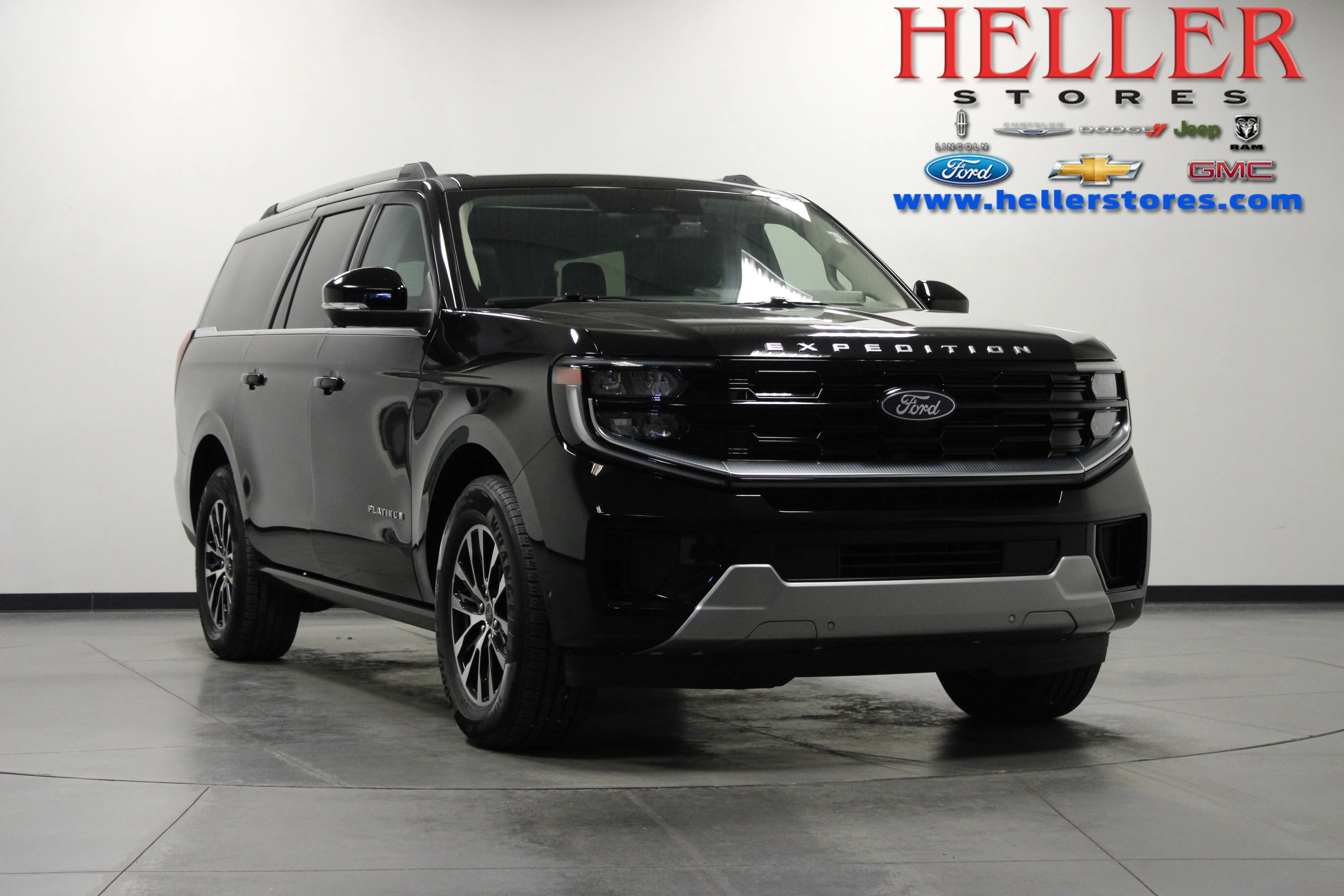Used 2025 Black Metallic Ford Platinum image 1