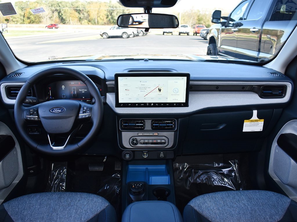 2025 Ford Maverick XLT photo 3