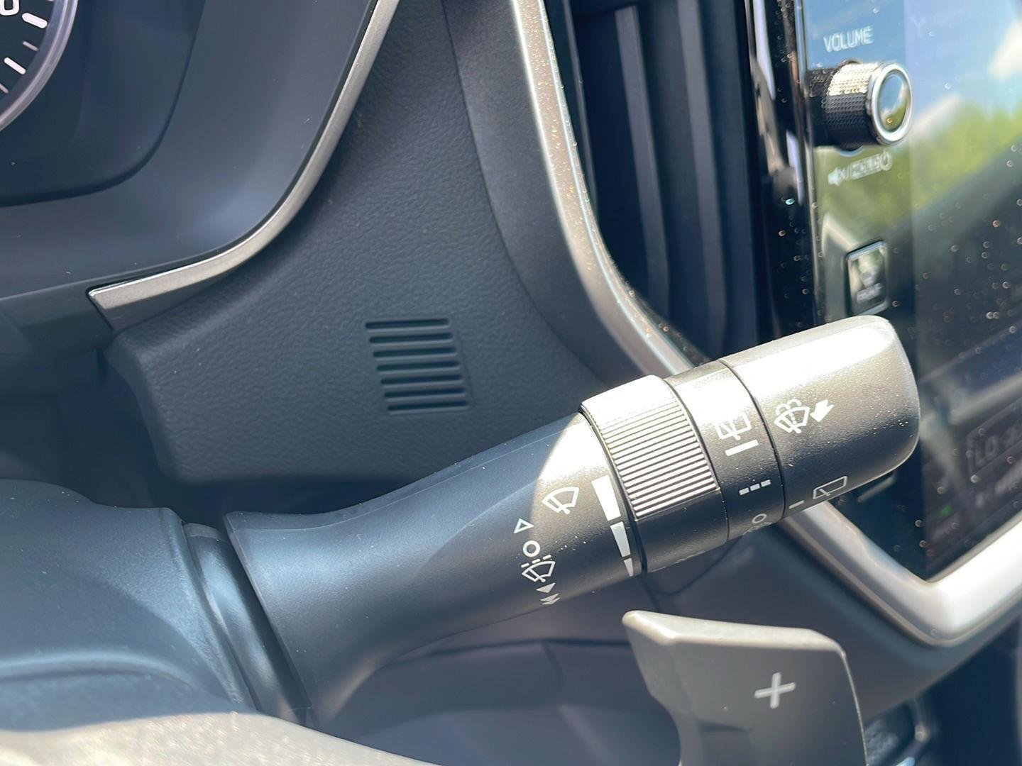 New 2026 CRYSTAL WHITE PEARL Subaru Limited 7-Passenger image 18
