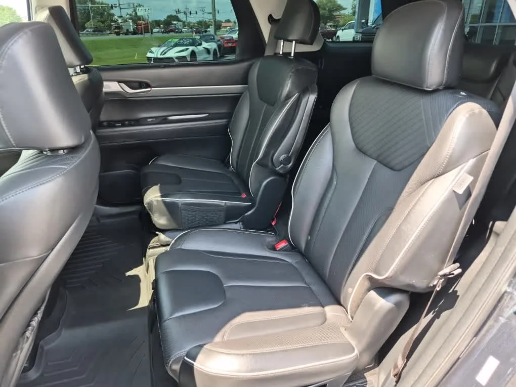 Certified Used 2024 Moonlight Cloud Hyundai SEL 7P image 8