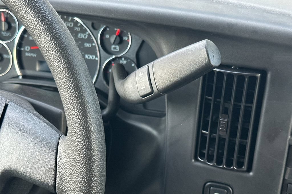 2025 Chevrolet Express Cargo Work Van - Photo 20