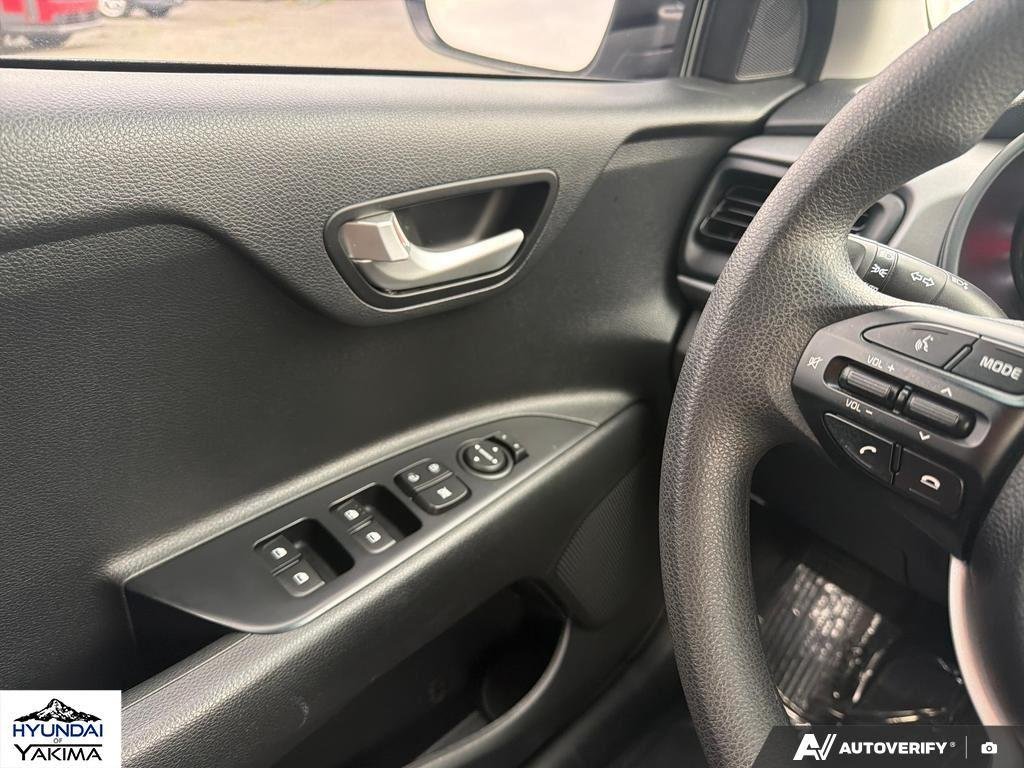 Used 2019  KIA S image 17