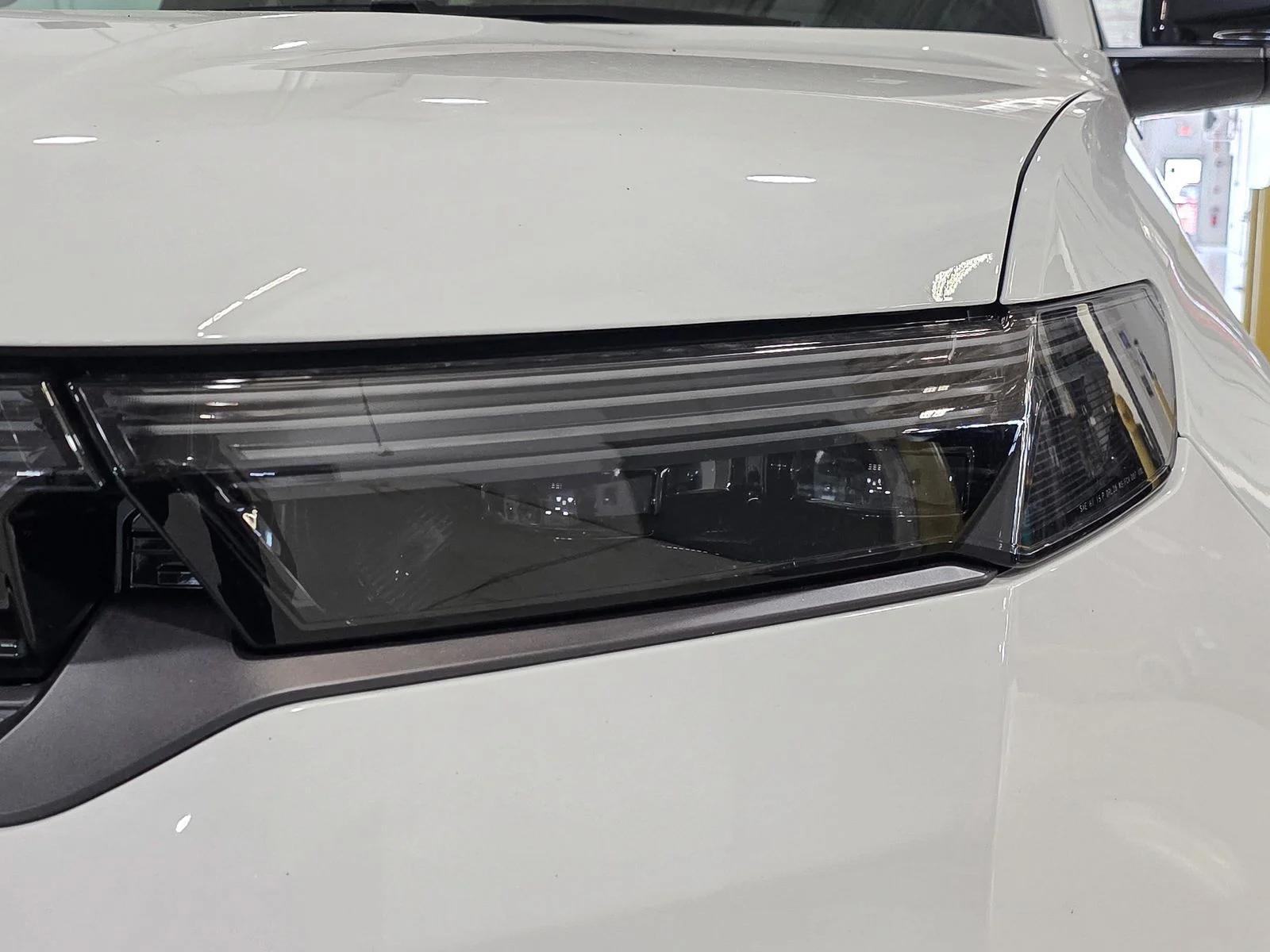 New 2026 Bright White Clear-Coat Exterior Paint Jeep Limited Altitude image 14