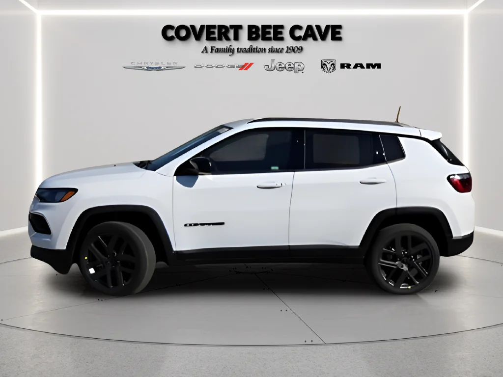 New 2026 White Jeep Latitude image 4