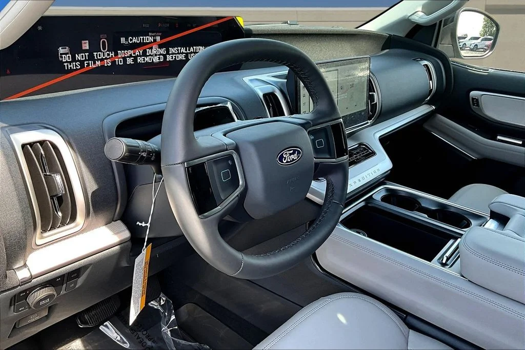 New 2027 Star White Metallic Tri-Coat Ford Active image 7