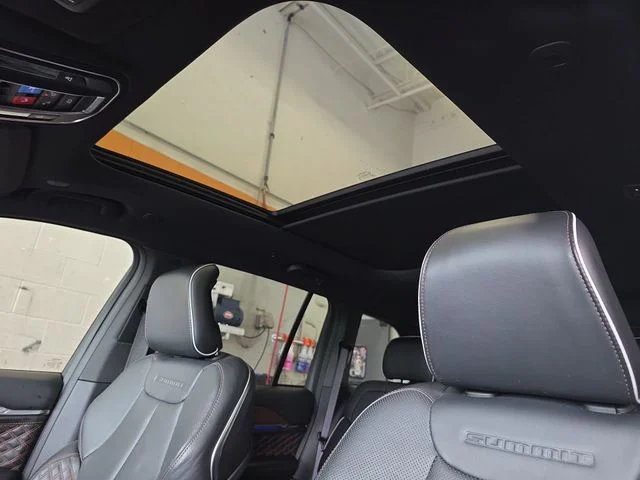 Used 2025 Gray Jeep Summit image 31
