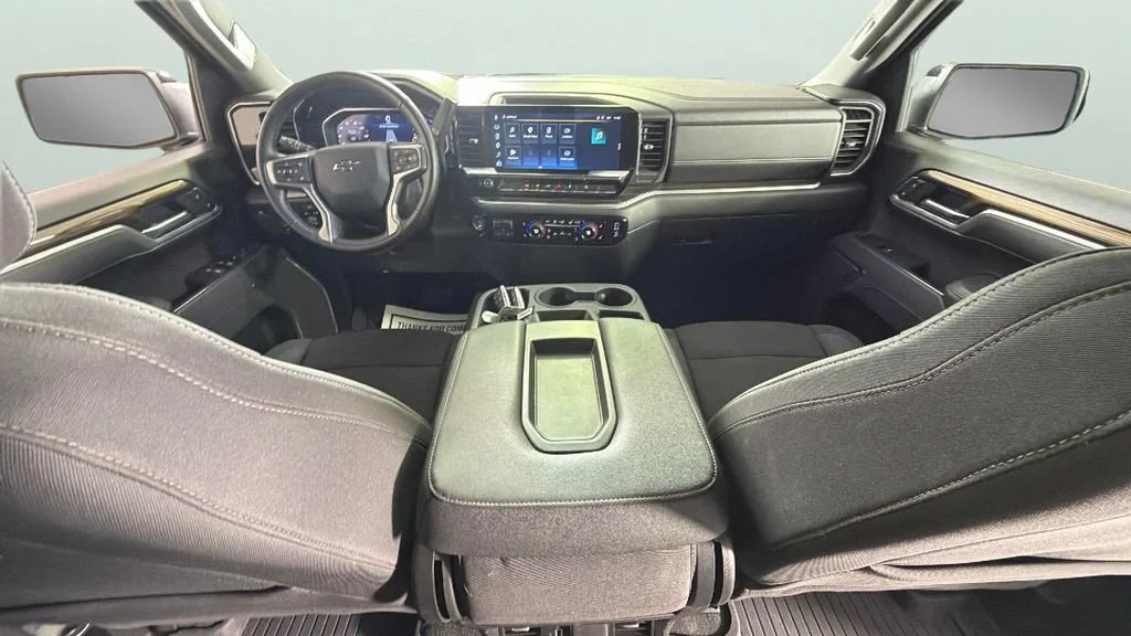 Used 2025 Summit White Chevrolet LT Trail Boss image 32