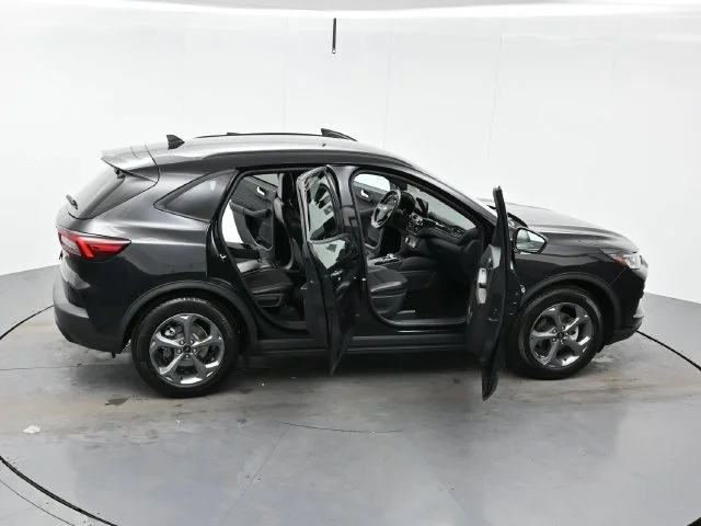 Used 2025 Agate Black Metal Ford ST-Line image 44