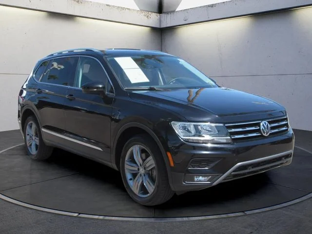 Used 2020 Deep Black Pearl Volkswagen  image 2