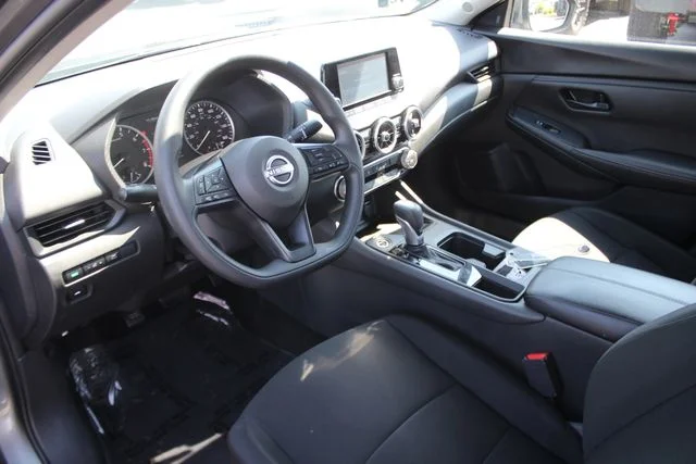 Used 2025 Gray Nissan S image 3